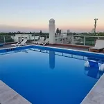 Pileta Con Vistas Panoramicas, Seguridad Y Cochera