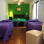 Hotel Neruda