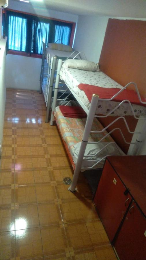 Campo Base Youth Hostel *