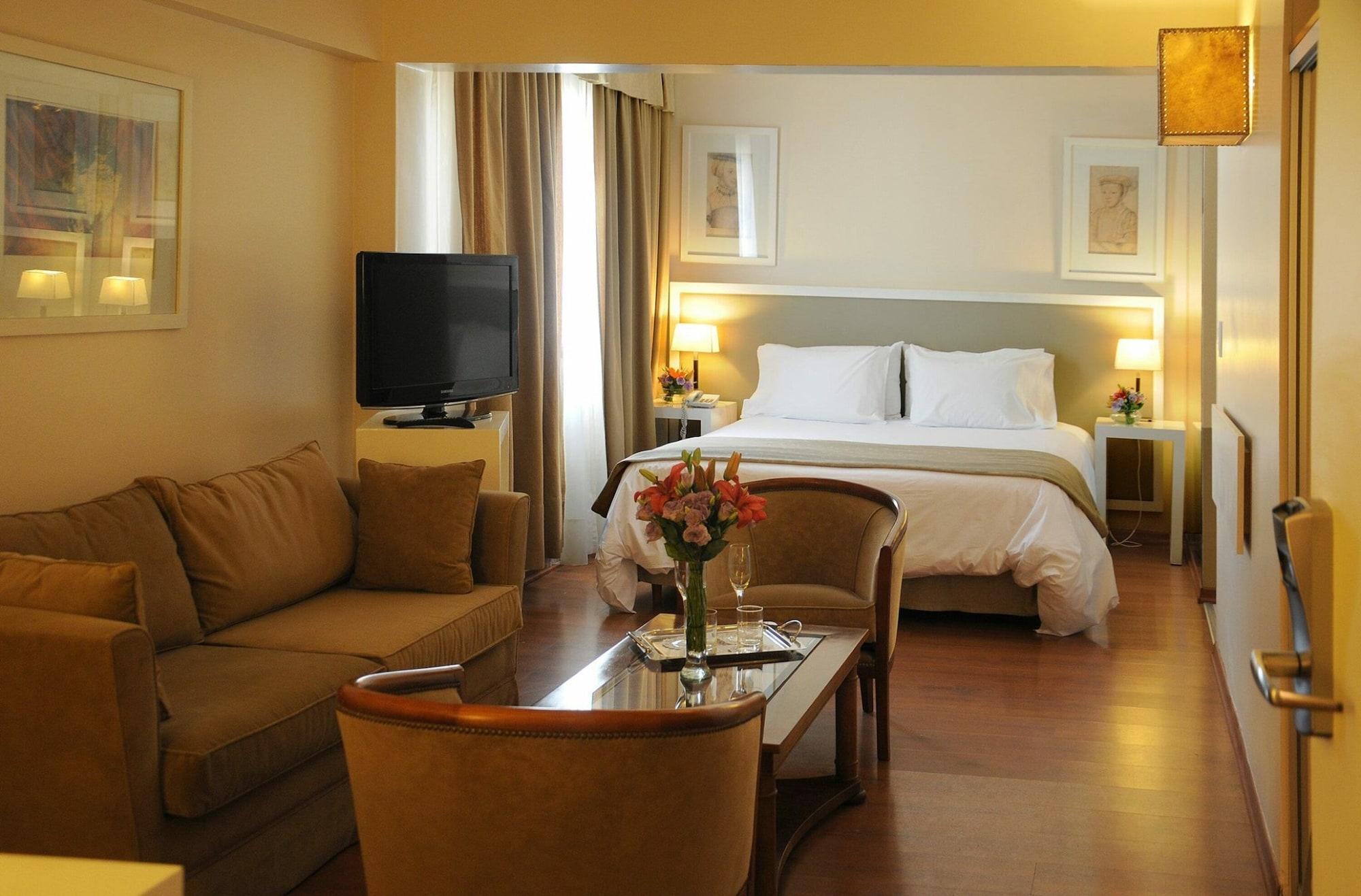 Hotel Huentala 4*