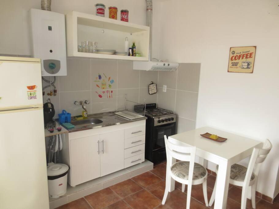 Lo De Piti. Excelente Ubicacion, Calido Y Luminoso Apartamento Mendoza