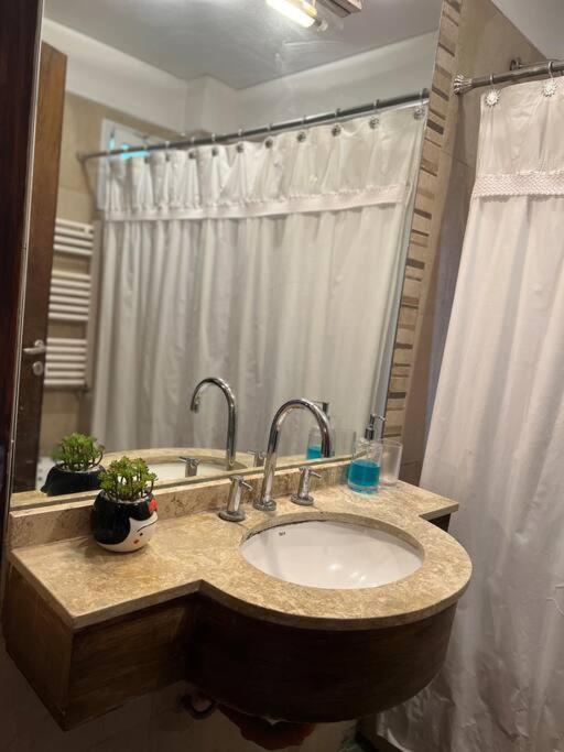 Moderno Departamento, En La Mejor Zona De Apartamento Mendoza