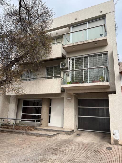 Moderno Departamento, En La Mejor Zona De *