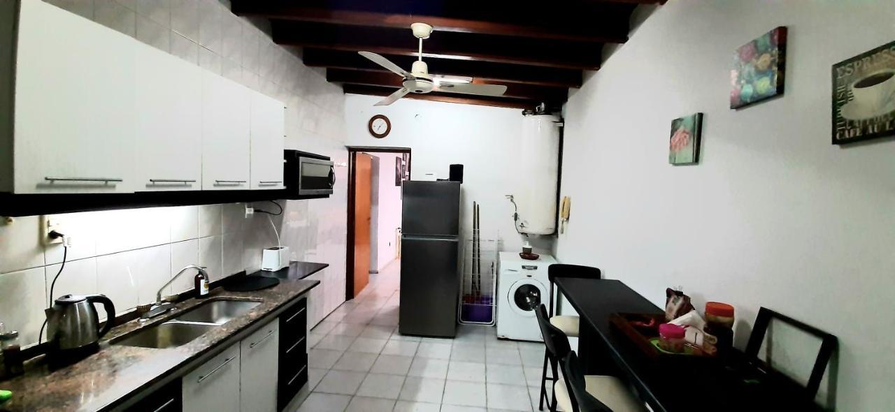 Casa Ideal Turistas En Mendoza, Ubicacion Perfecta, Patio Con Parrilla Y Parking Privado Gratis A 100 Mts *