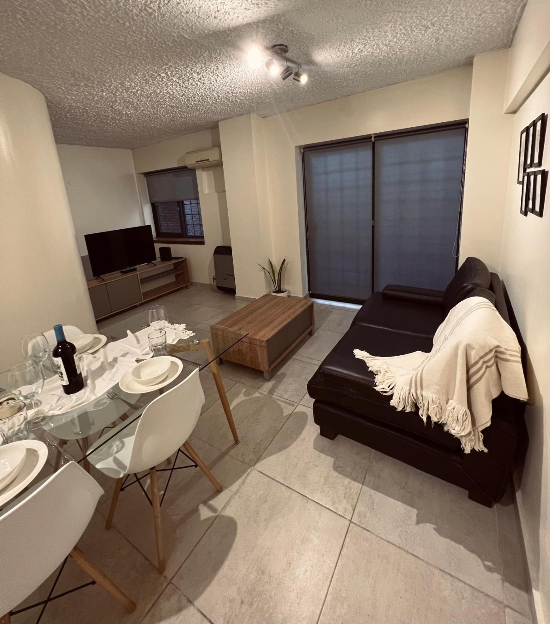 Departamento Cerca De Calle Aristides