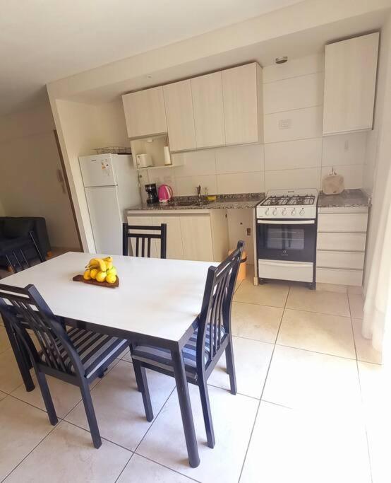 Hermoso Departamento Centrico Con Estacionamiento. Apartamento