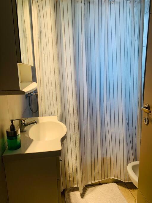 Apartamento Hermoso Departamento Centrico Con Estacionamiento. Mendoza