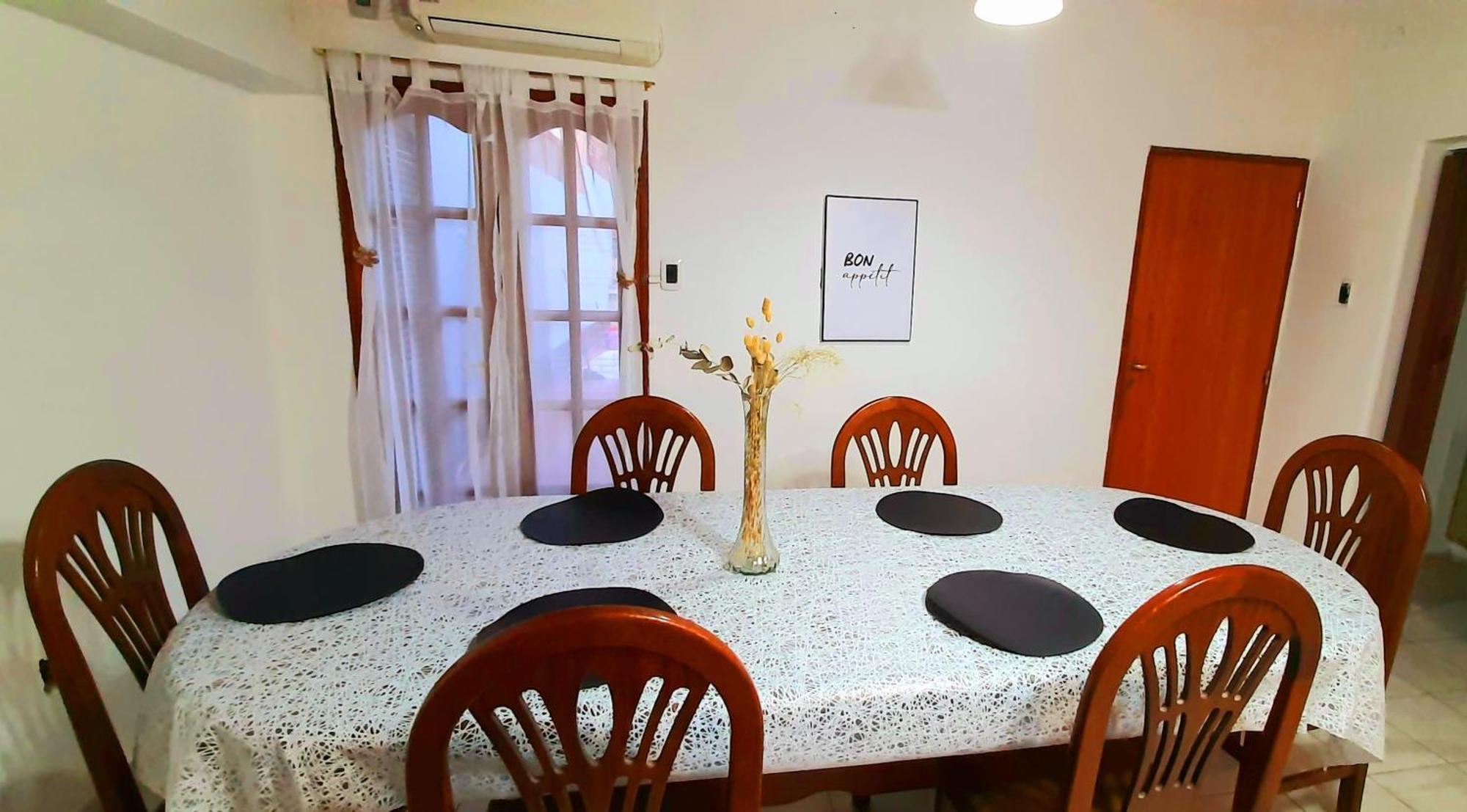 Casa Ideal Turistas En Mendoza, Ubicacion Perfecta, Patio Con Parrilla Y Parking Privado Gratis A 100 Mts Holiday home *