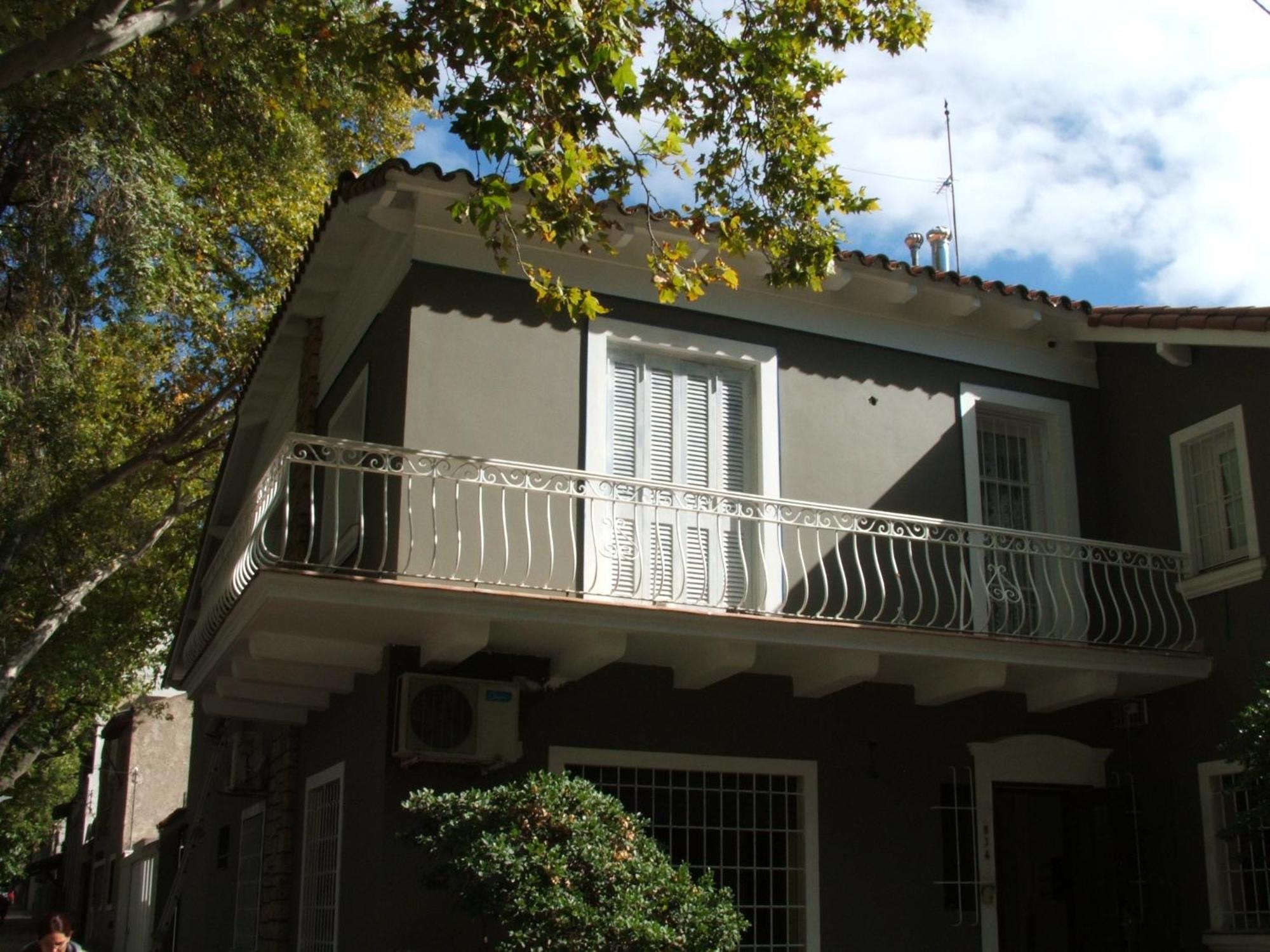 Tiburcio Benegas 816 * Mendoza