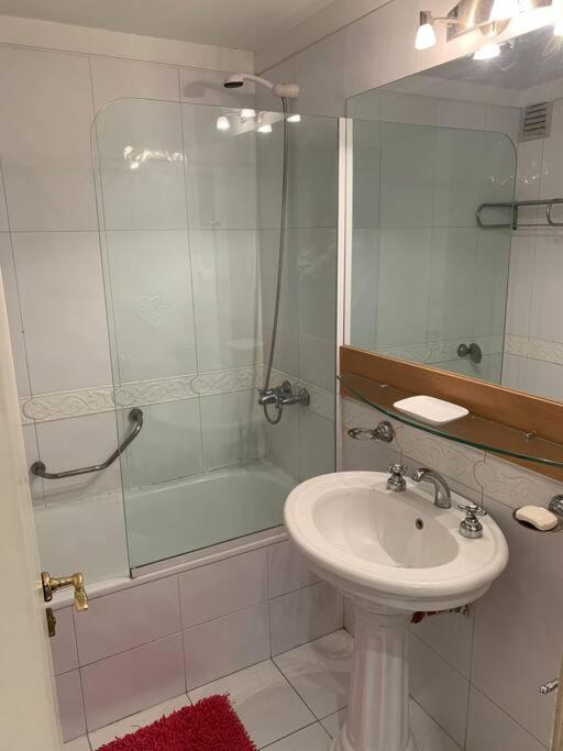 Luminoso, Seguridad 24 Horas - Piscina 403 Apartamento *