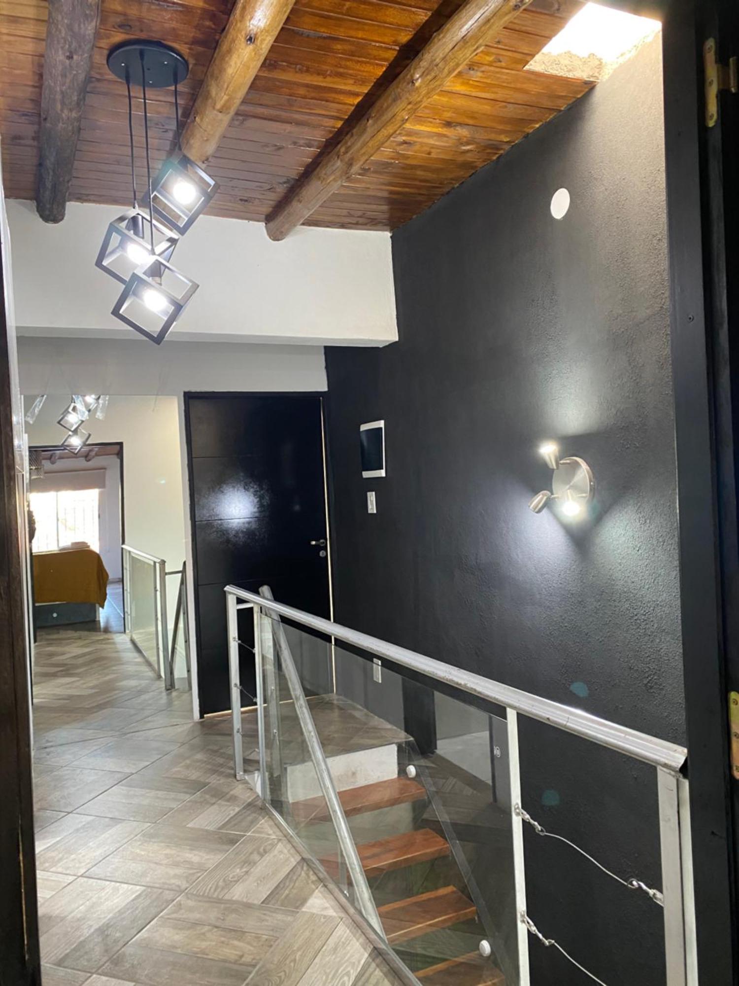 Casa Moderna En Zona Centrica * Mendoza