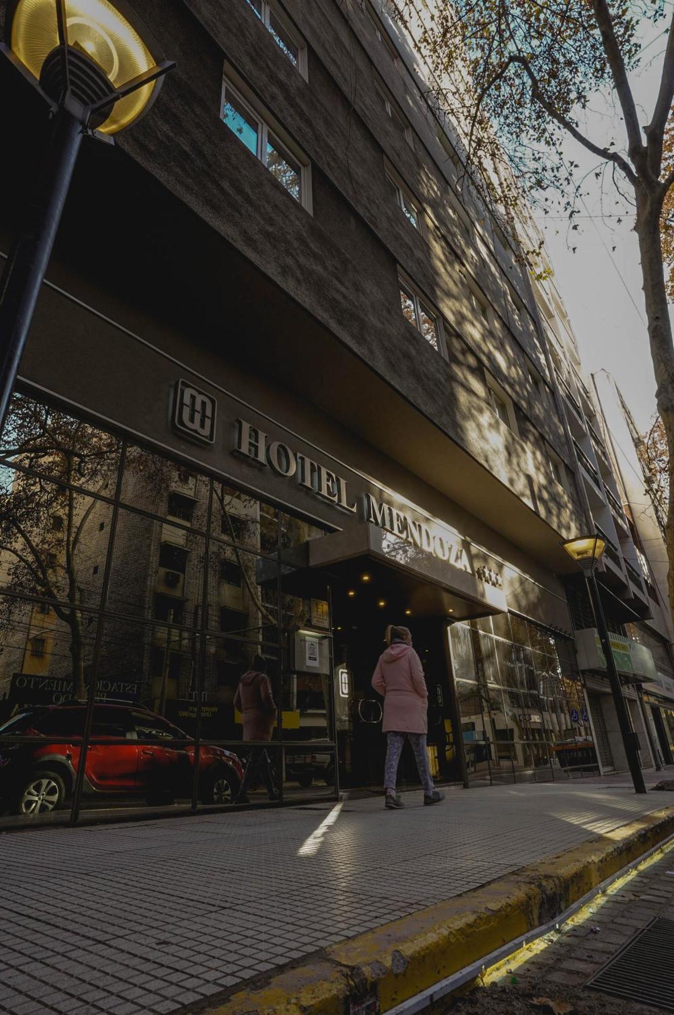 Hotel Mendoza Hotel