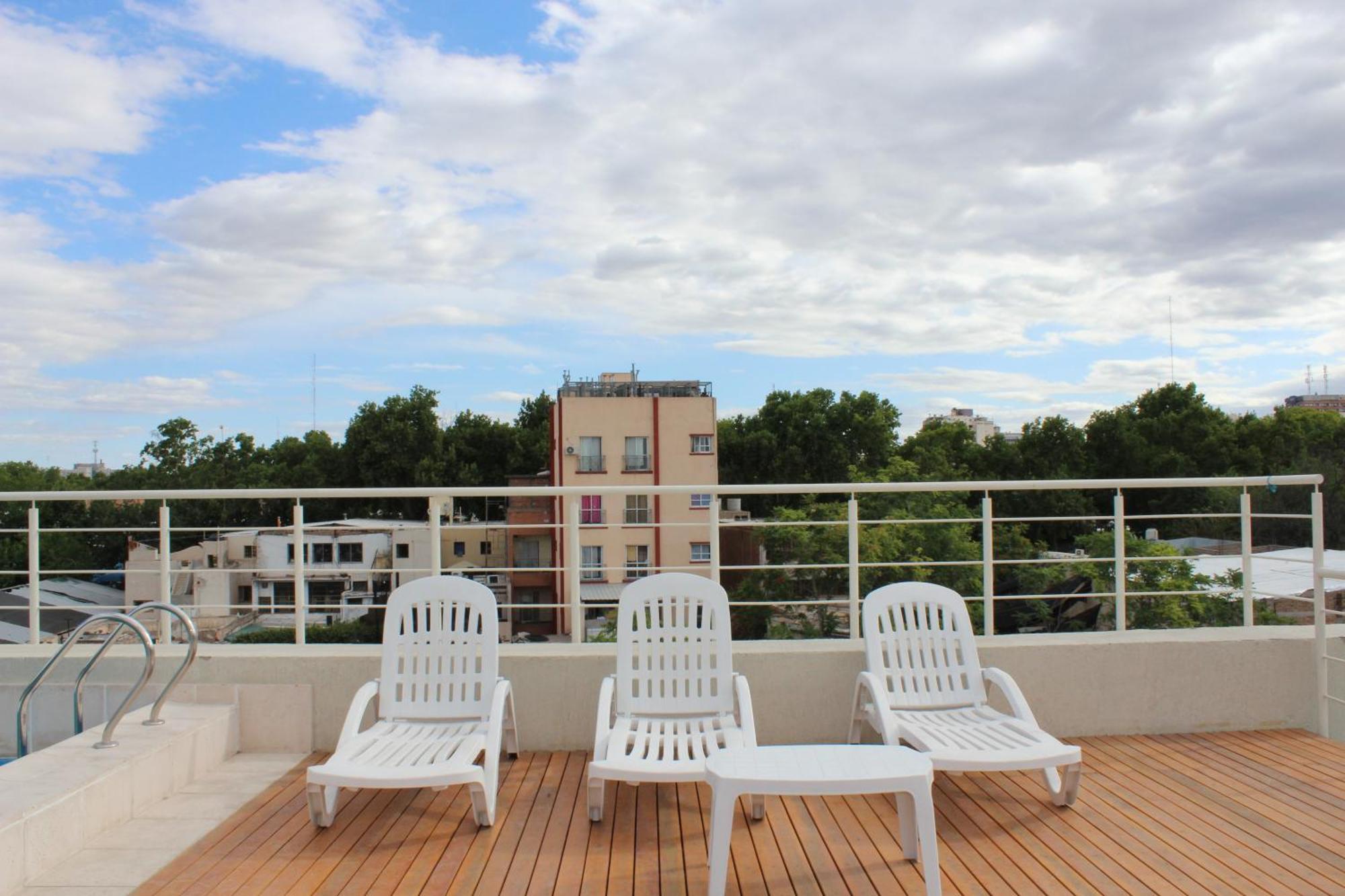 Nomade Mdz Guest house *