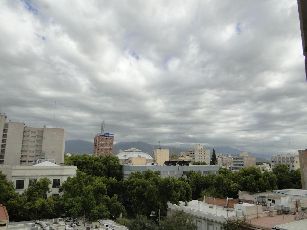 Let * Mendoza