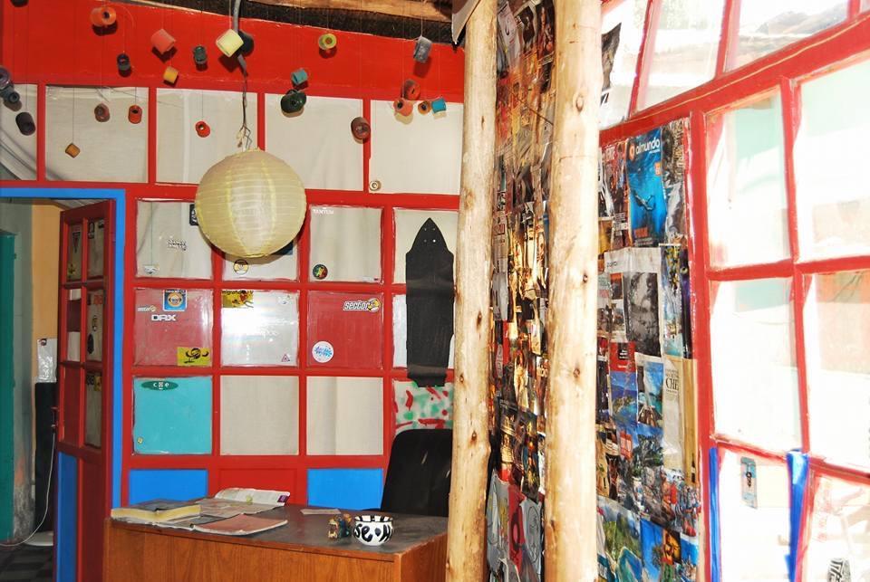 Longboard House Hostal *