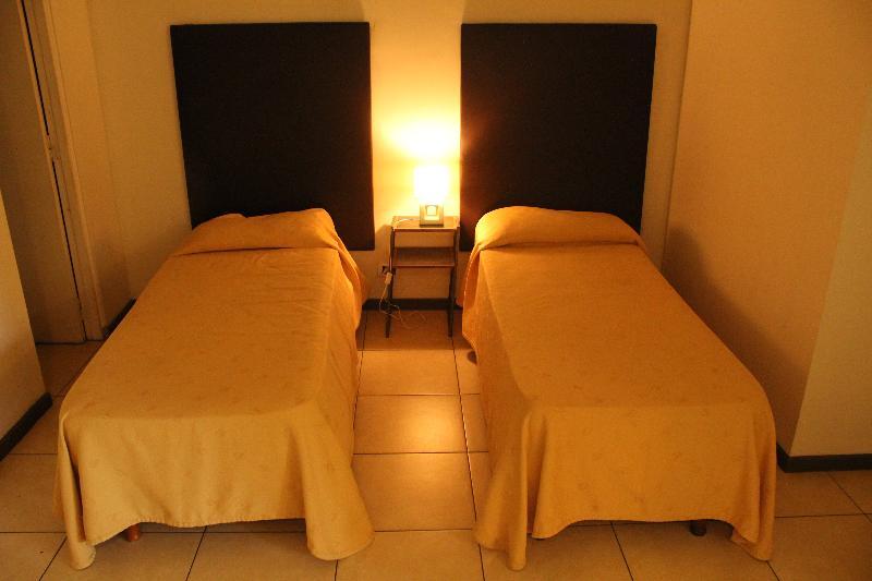 Uvas Apartahotel
