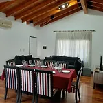 Casa Deluxe Malbec , Barrio Privado, Con Cochera Doble, Jardin Y Churrasquera