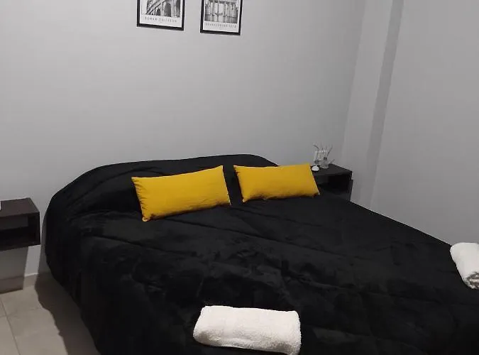 Departamento amueblado a estrenar con capacidad hasta 6 personas incluye camas,ropa de cama , vajilla completa, artefactos de cocina eléctricos, smartTV, 3 habitaciones , 2 Baños, patio con churasquera y cochera hasta 3 autos