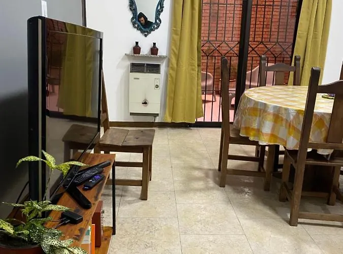 Excelente Y Amplio Dpto 3 Dormitorios C Cochera Privada