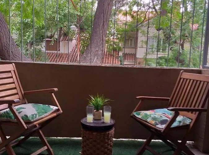 Lindo Y Ubicabidisimo Alojamiento Con Balcon A Mts De Aristides
