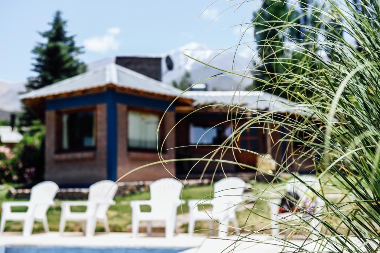 Chalet Casona Familiar Potrerillos Y *
