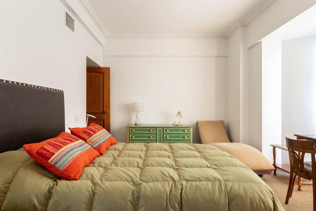 Apartamento Piso Frontal En La Mejor Calle De Mendoza!