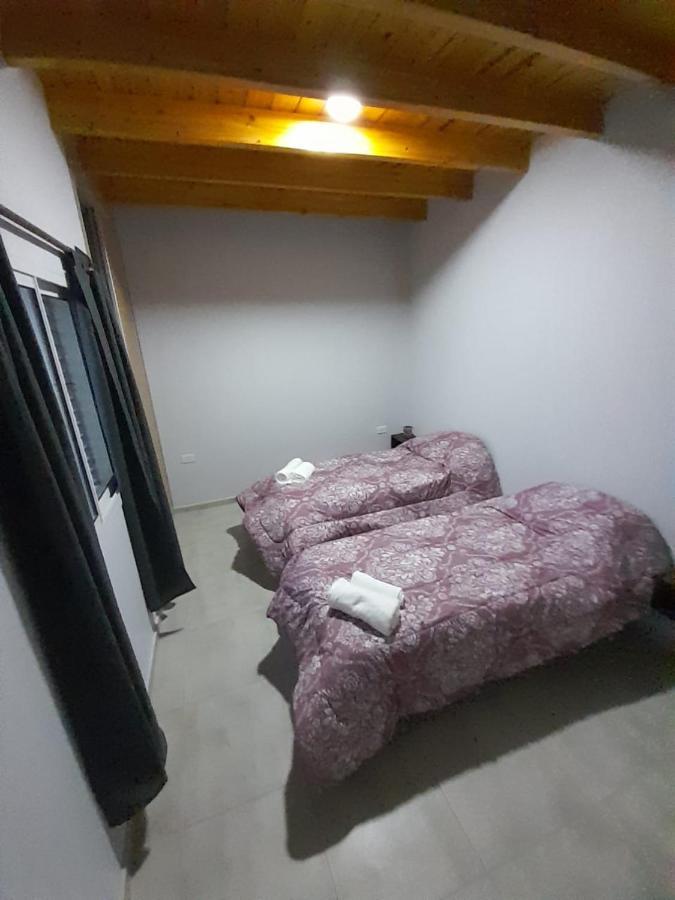 Departamento Amueblado A Estrenar Con Capacidad Hasta 6 Personas Incluye Camas,ropa De Cama , Vajilla Completa, Artefactos De Cocina Eléctricos, Smarttv, 3 , 2 Baños, Patio Con Churasquera Y Cochera Hasta 3 Autos * Mendoza