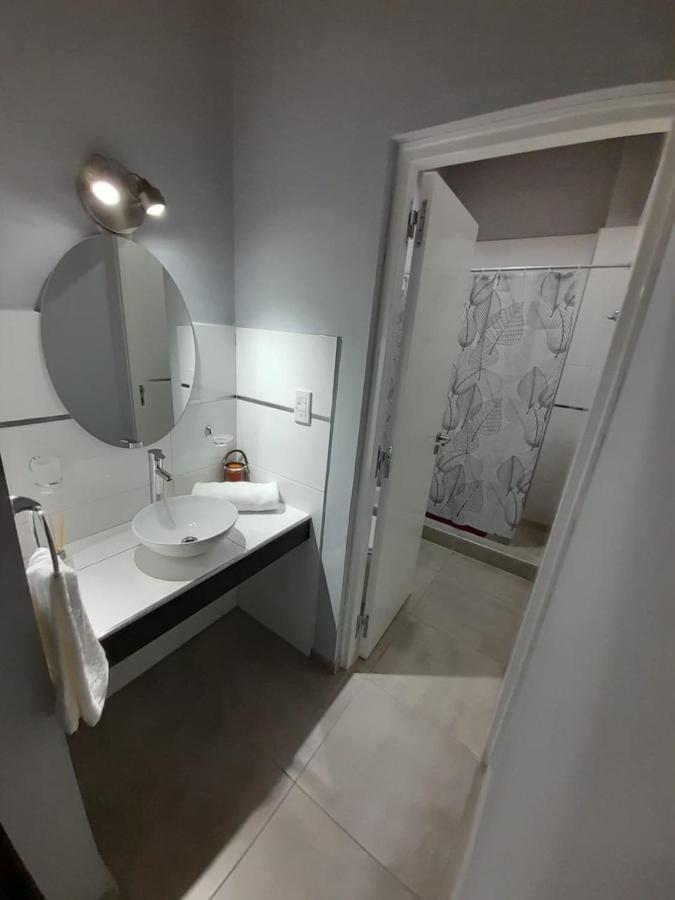 Apartamento Departamento Amueblado A Estrenar Con Capacidad Hasta 6 Personas Incluye Camas,ropa De Cama , Vajilla Completa, Artefactos De Cocina Eléctricos, Smarttv, 3 , 2 Baños, Patio Con Churasquera Y Cochera Hasta 3 Autos