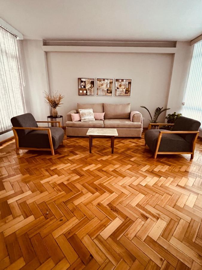Amplio Piso Vintage En Zona Centrica De Mendoza. Apartamento *