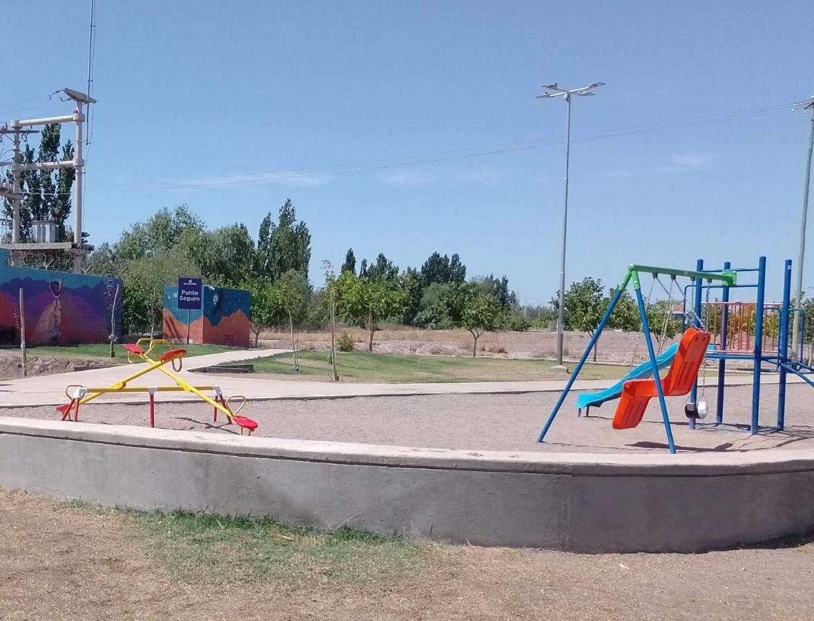 Departamento Amueblado A Estrenar Con Capacidad Hasta 6 Personas Incluye Camas,ropa De Cama , Vajilla Completa, Artefactos De Cocina Eléctricos, Smarttv, 3 , 2 Baños, Patio Con Churasquera Y Cochera Hasta 3 Autos Apartamento