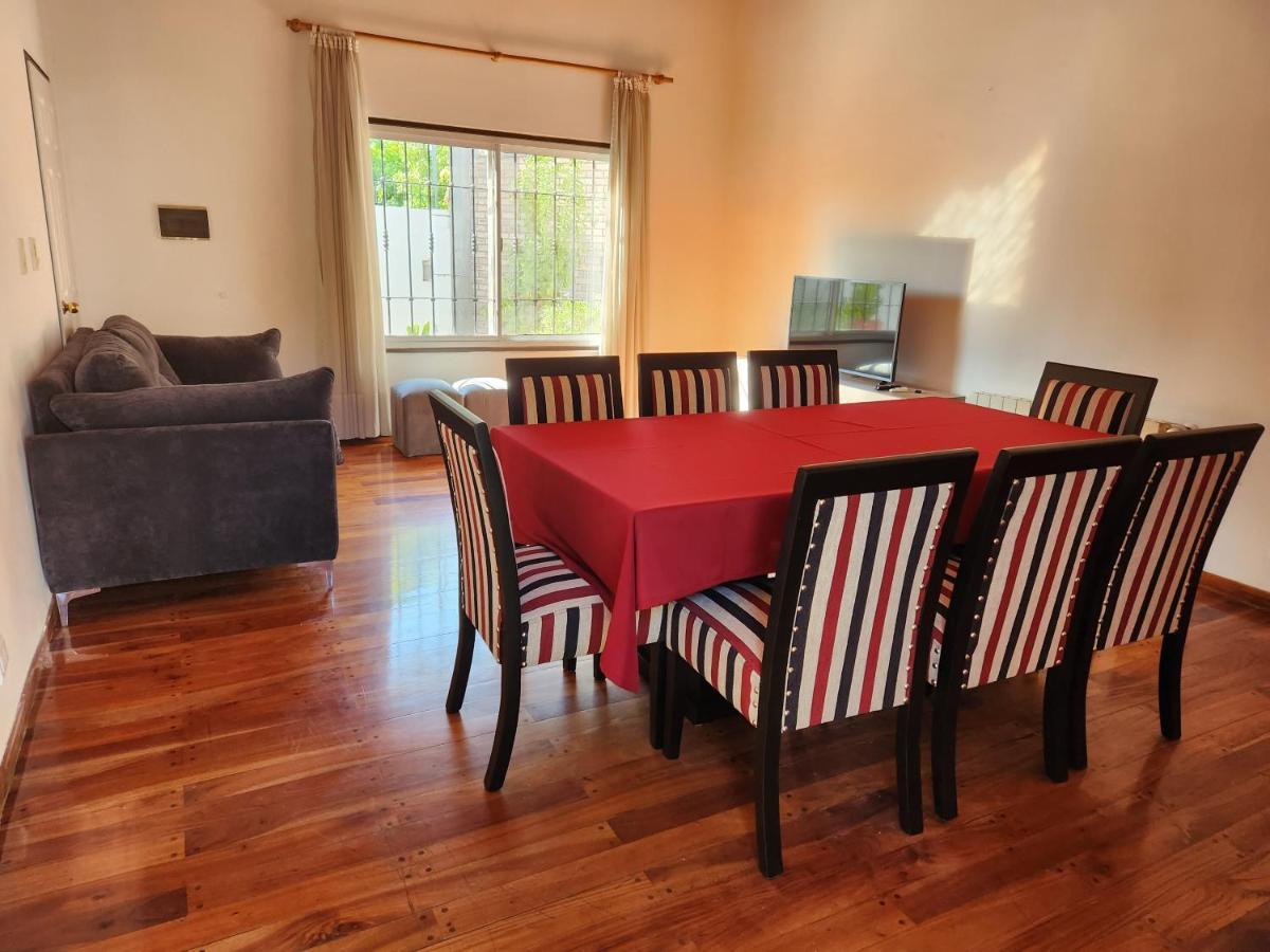 Holiday home Casa Deluxe Malbec , Barrio Privado, Con Cochera Doble, Jardin Y Churrasquera *