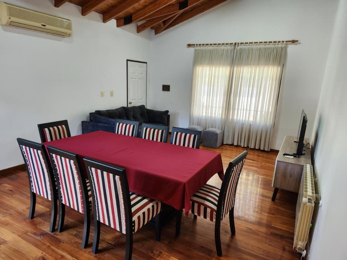 Casa Deluxe Malbec , Barrio Privado, Con Cochera Doble, Jardin Y Churrasquera Holiday home Mendoza