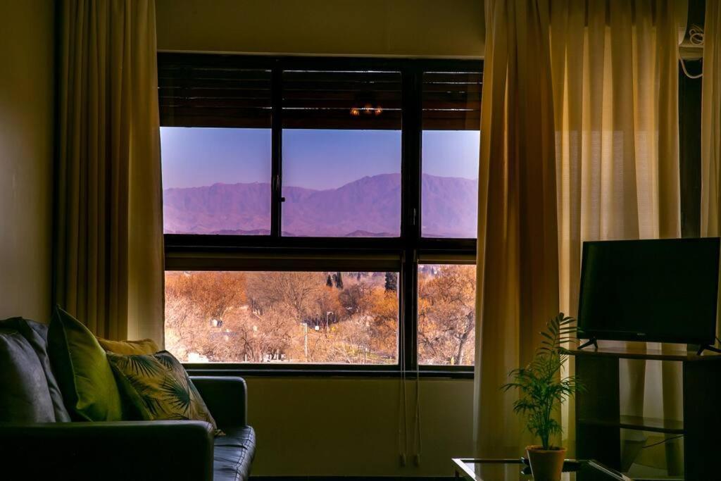 Departamento Con Bella Vista A La Montana Y Ciudad * Mendoza
