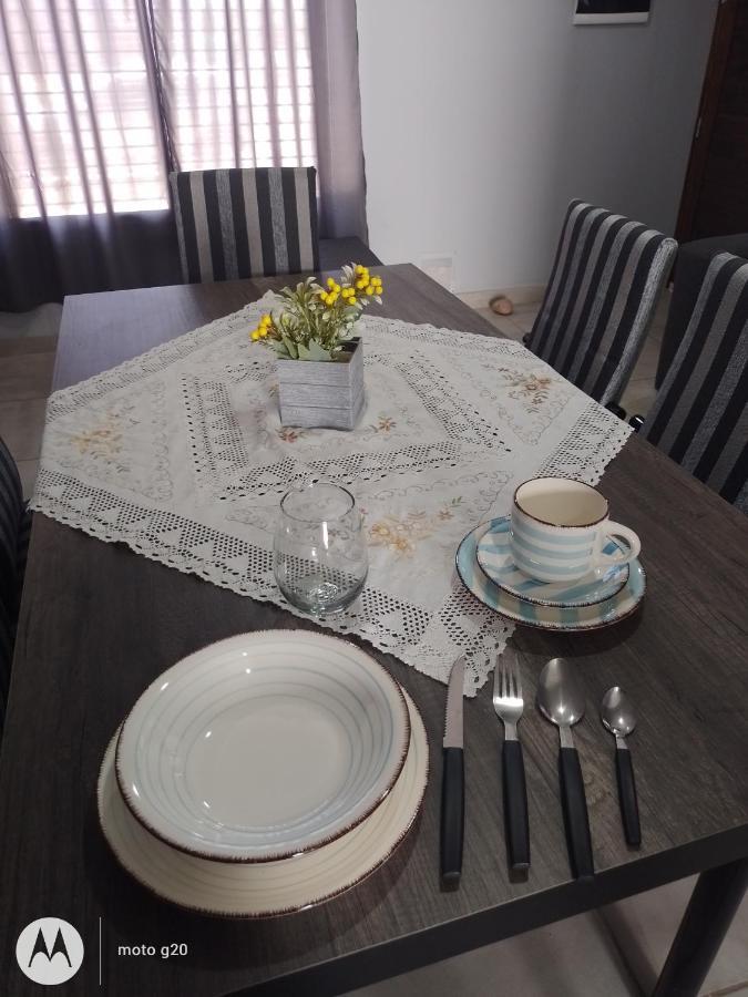 Departamento Amueblado A Estrenar Con Capacidad Hasta 6 Personas Incluye Camas,ropa De Cama , Vajilla Completa, Artefactos De Cocina Eléctricos, Smarttv, 3 , 2 Baños, Patio Con Churasquera Y Cochera Hasta 3 Autos Apartamento