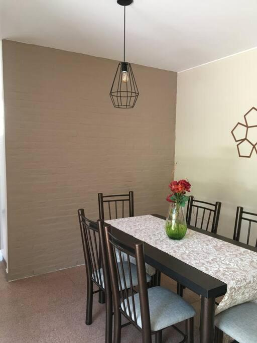 Hermosa Casa Tranquila En La Ciudad Сasa de vacaciones Mendoza