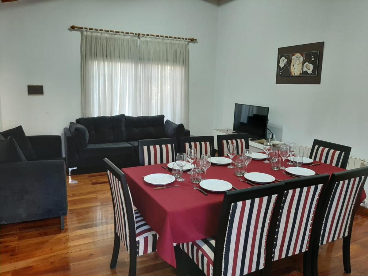 Holiday home Casa Deluxe Malbec , Barrio Privado, Con Cochera Doble, Jardin Y Churrasquera