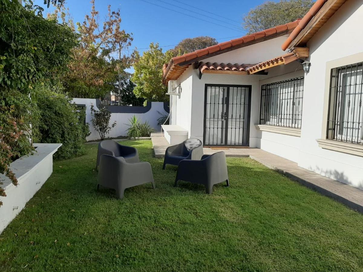 Casa Deluxe Malbec , Barrio Privado, Con Cochera Doble, Jardin Y Churrasquera Holiday home Mendoza