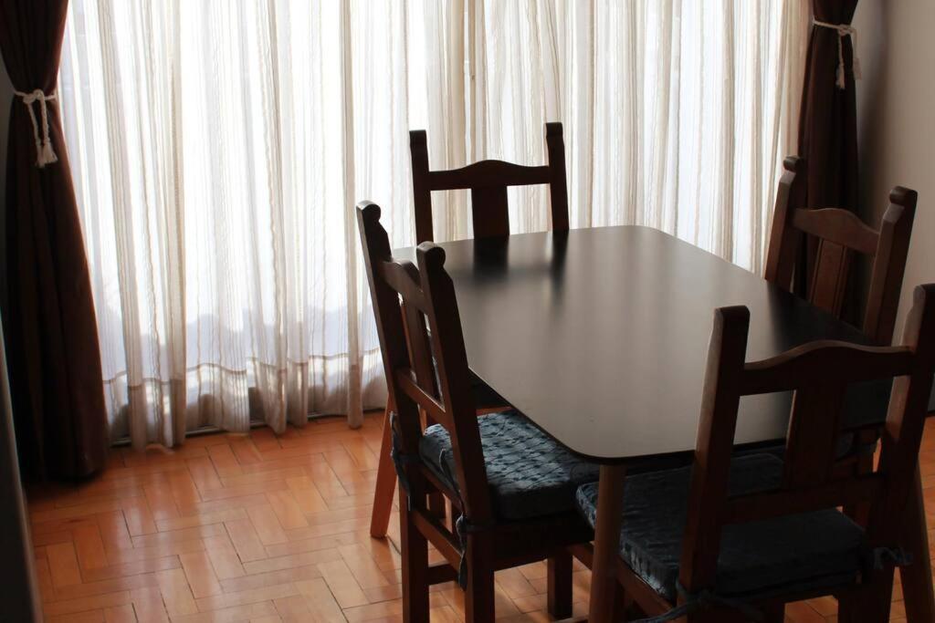 Departamento Peatonal Sarmiento Apartamento *