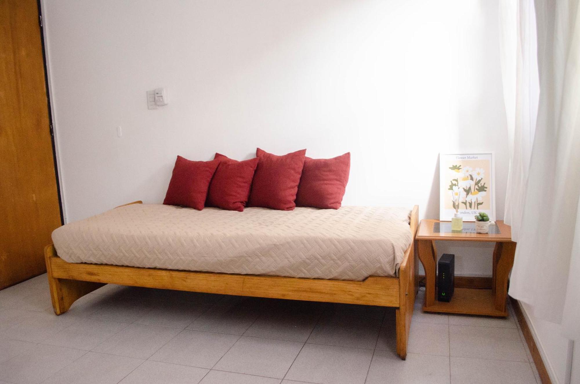 Departamento Amoblado En Pleno Centro De Mendoza. Apartamento