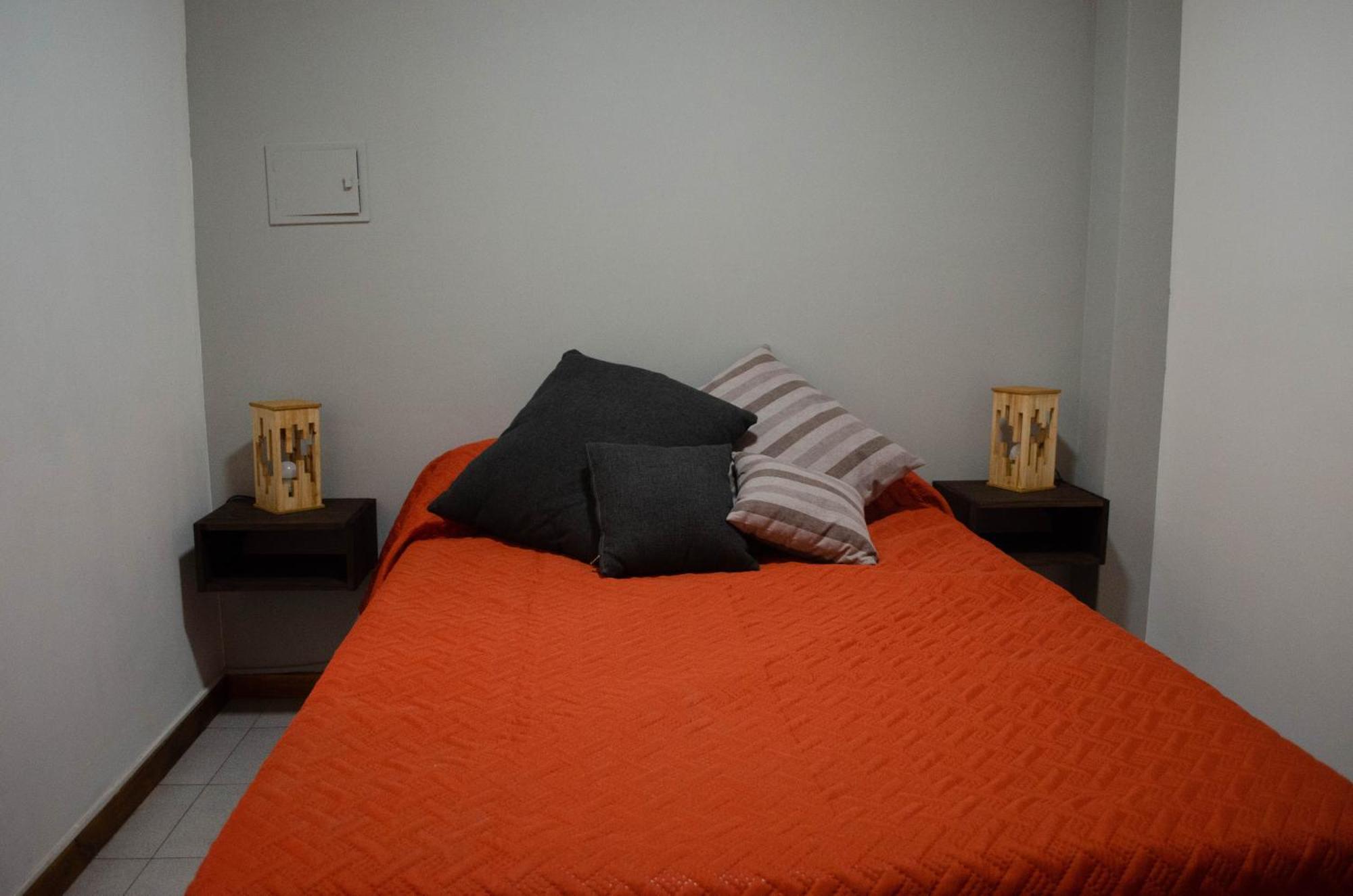 Apartamento Departamento Amoblado En Pleno Centro De Mendoza.