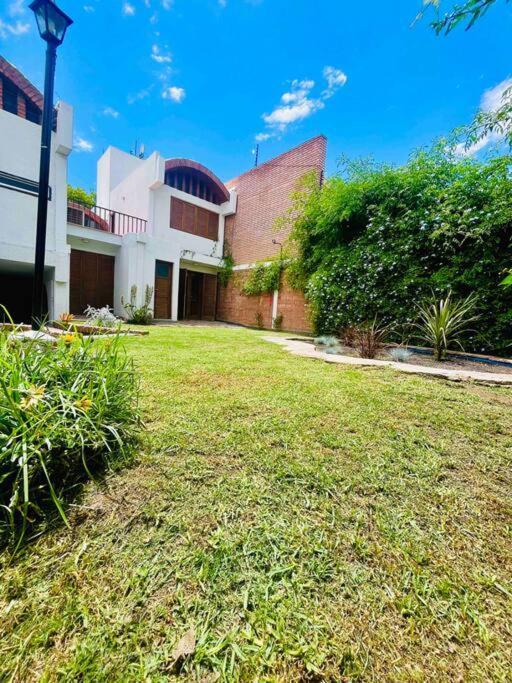 Gran Casa A Metros Del Parque Gral San Martin Сasa de vacaciones Mendoza