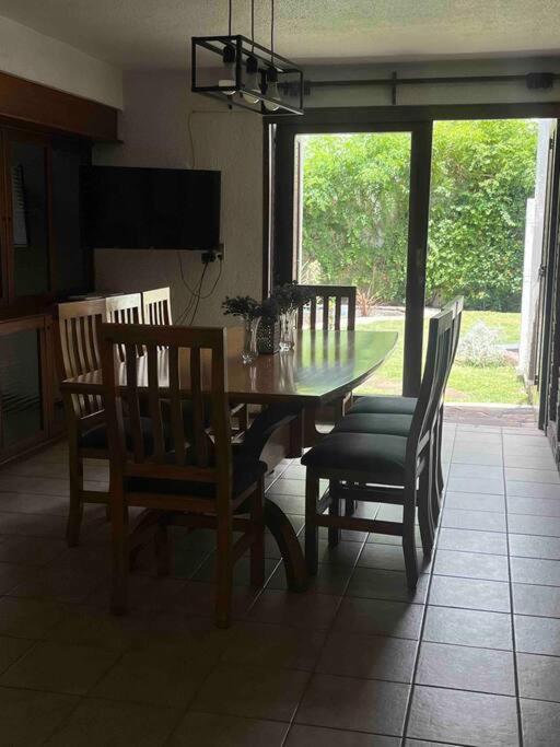 Gran Casa A Metros Del Parque Gral San Martin Сasa de vacaciones