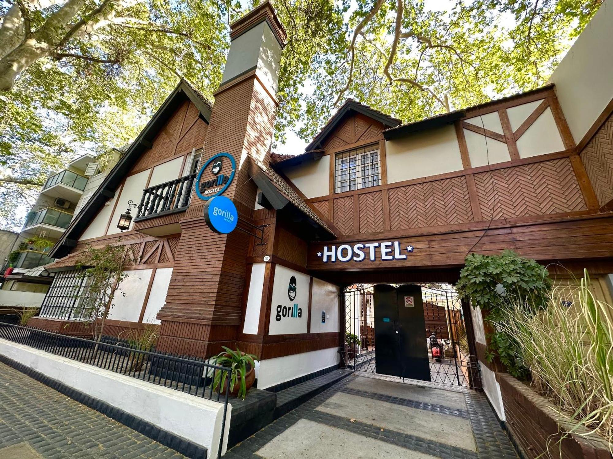 Gorilla Hostal Mendoza