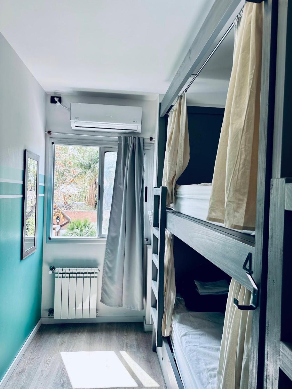 Hostal Gorilla *