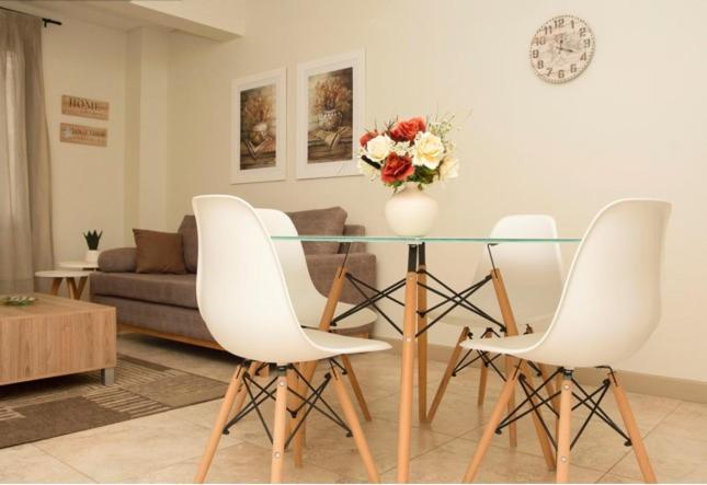 Calidos Departamentos En Ciudad Con Cochera Apartamento