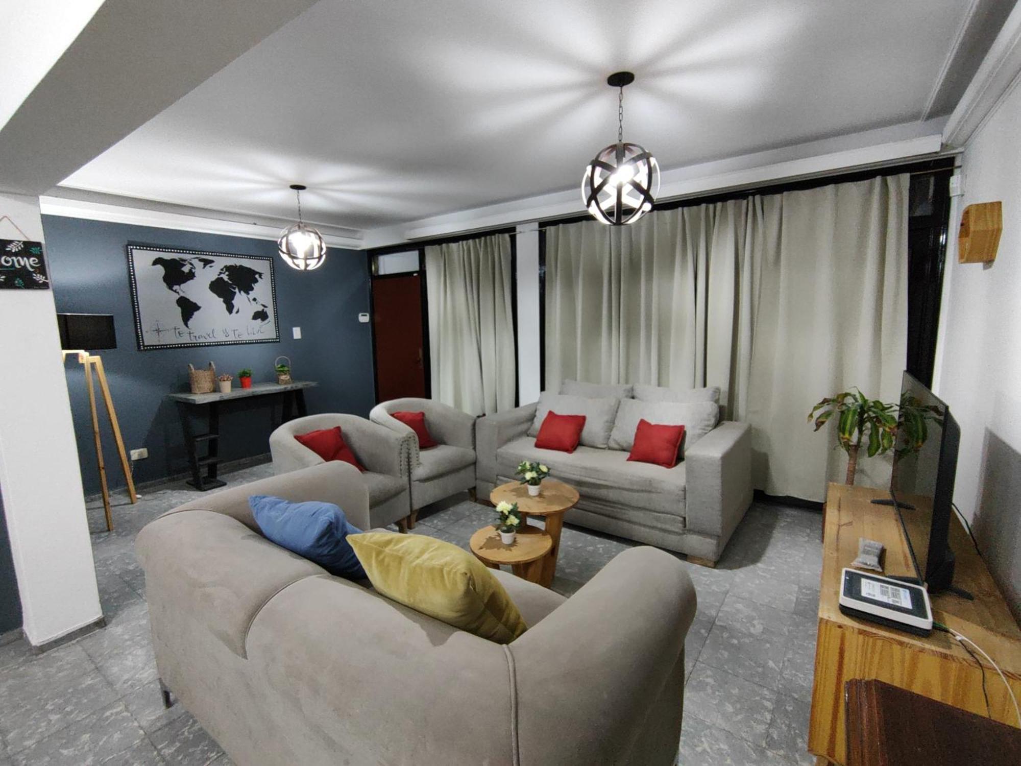 Casa En La Ciudad Del Buen Vino - Excelente Ublcacion * Mendoza