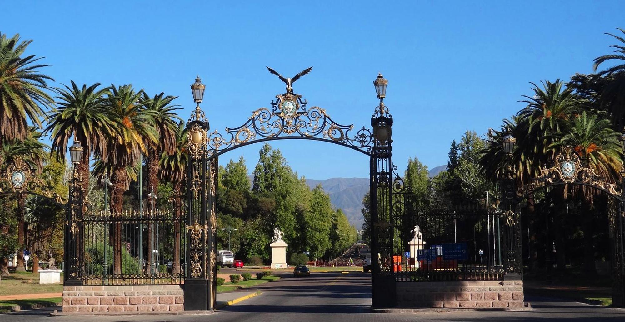 Departamento Con Excelente Ubicacion Parking Privado * Mendoza