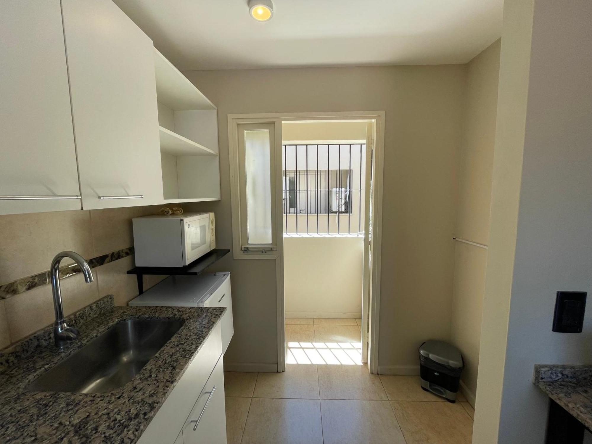 Apartamento Comodo Apartamento A Metros Del Parque San Martin Y Aristides *