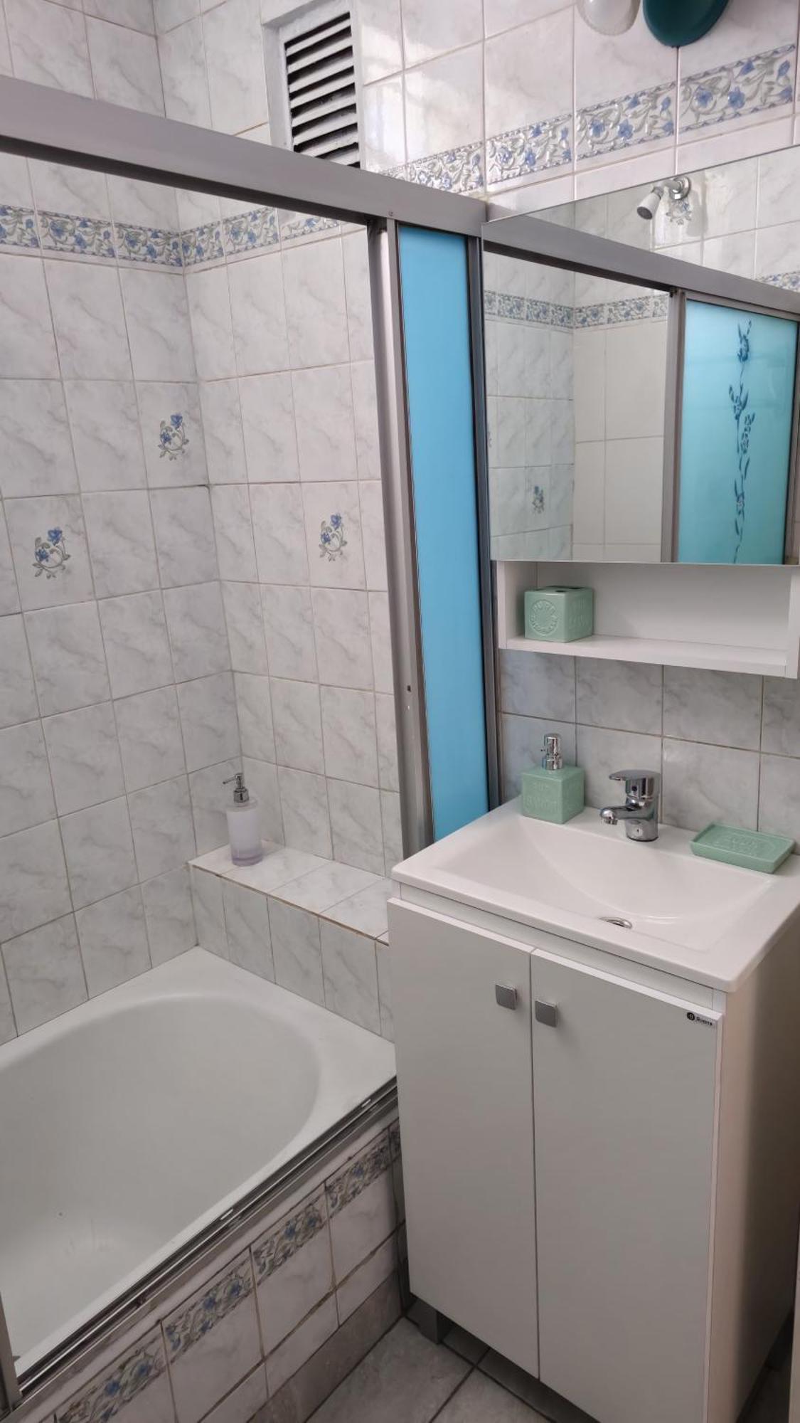 Amplio Departamento Super Centrico En Apartamento Mendoza