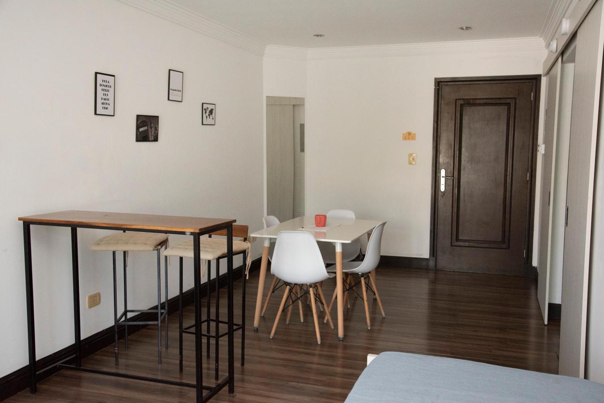 Apartamento Excelente Ubicacion, Con Seguridad 24 Hs *